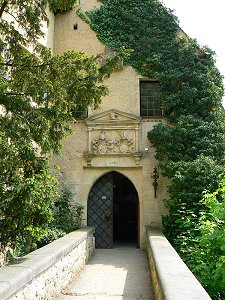 Portal der Burg Rabenstein in Oberfranken