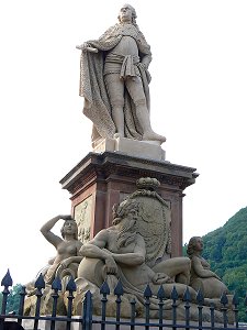 Kurfuerst Carl Theodor auf der Alten Brücke in Heidelberg