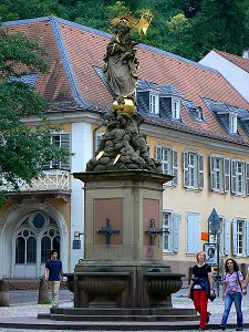 Heidelberg - Kornmarkt - Mariensäule