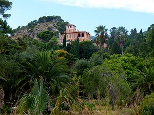 Palazzo Hanbury im botanischen Garten