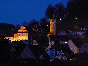 Roter Turm und Langheimer Amtshof bei Nacht