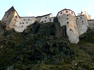 Felsenklippen der Burg Loket