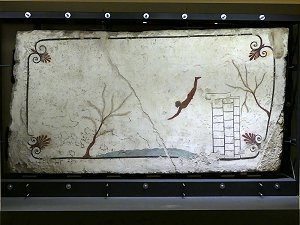 Original des Turmspringers von Paestum im Archäologischen Nationalmuseum Neapel