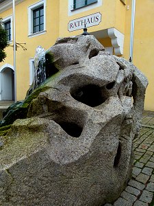 Der Sagenbrunnen in Neualbenreuth
