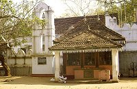 Tempelanlage zum Heiligen Bodhi-Baum in Anuradhapura
