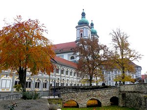 Alte Brücke vom Stadtpark zum Basilikaplatz