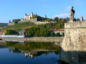 Würzburg - Festung Marienberg und Alte Mainbruecke