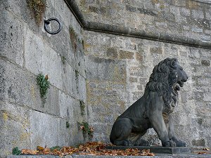 Würzburg - Löwe am Mainufer